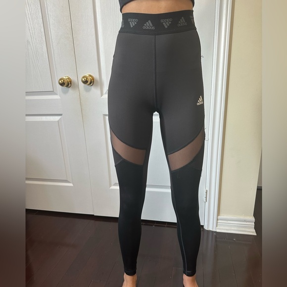 Adidas black performance leggings with mesh cut out (XS) - Picture 2 of 5